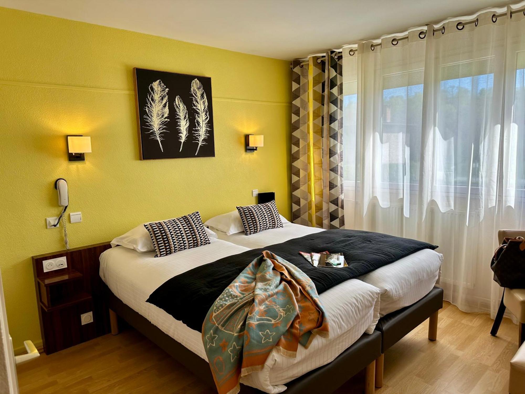 Hotel Brun Saint-Lattier Εξωτερικό φωτογραφία