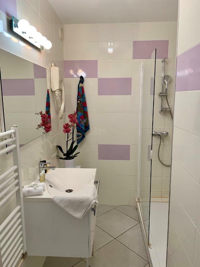 Hotel Brun Saint-Lattier Εξωτερικό φωτογραφία